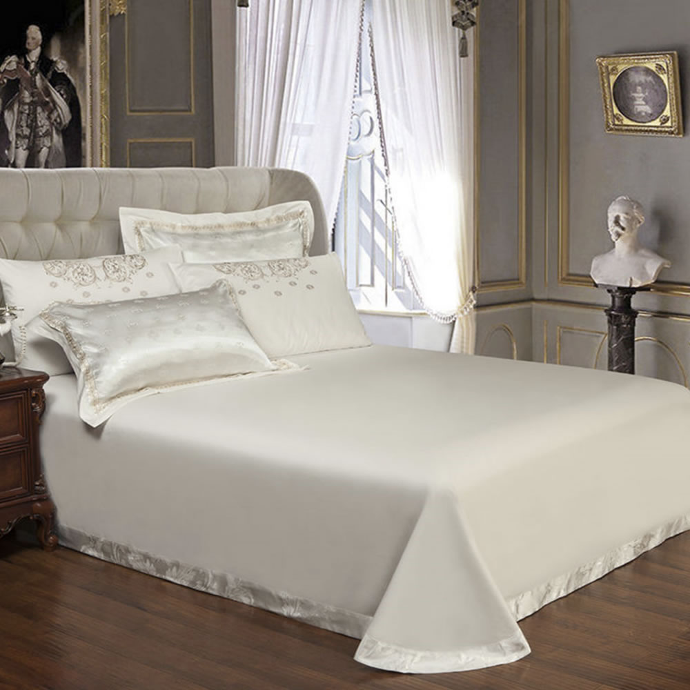 Luxury Bedding Set: image 11