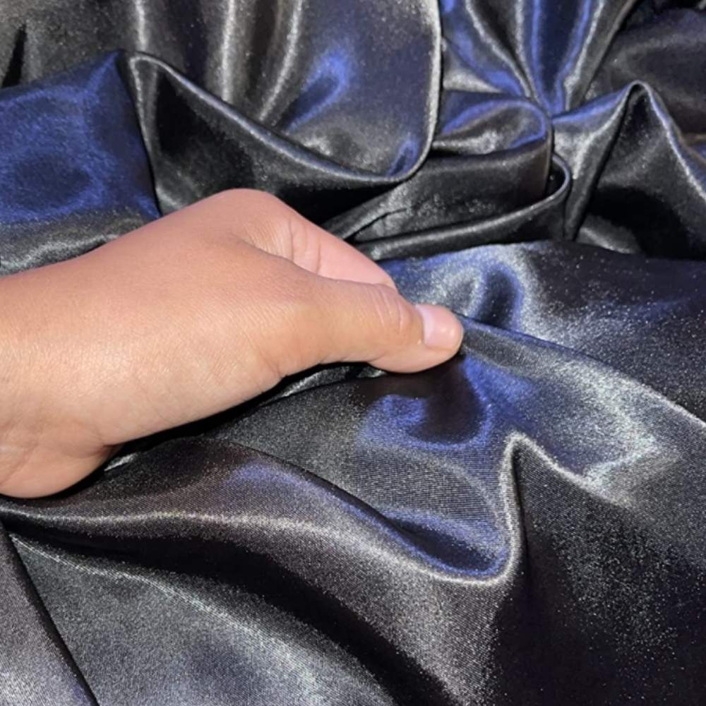 Satin Silk Bedding Set: image 11