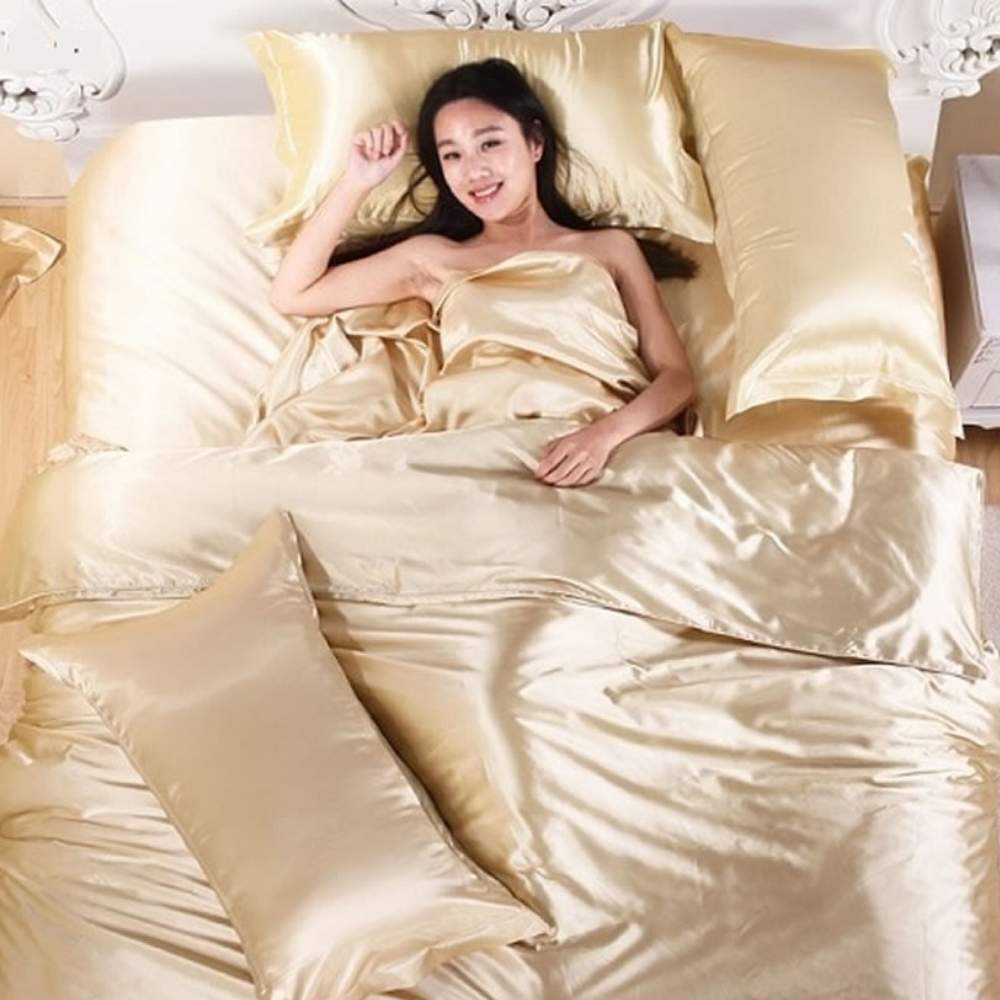 Satin Silk Bedding Set: image 15